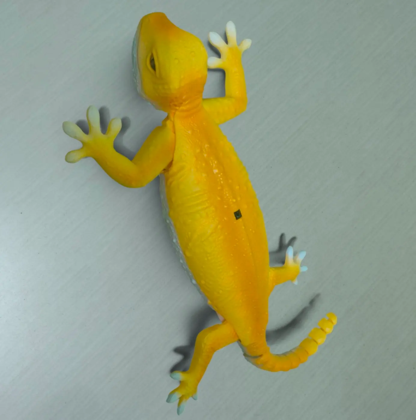 RC Remote Control Wall Climbing Lizard Toy